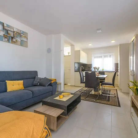 Gracijela By Interhome * Fažana