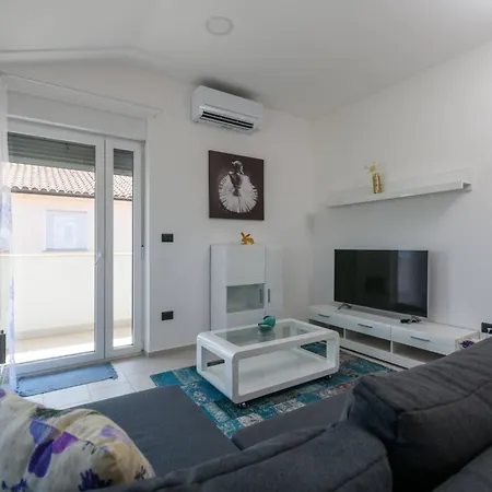 Prázdninový dům Gracijela By Interhome